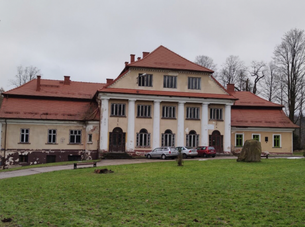 Pałac Kępińskich pozostanie własnością powiatu
