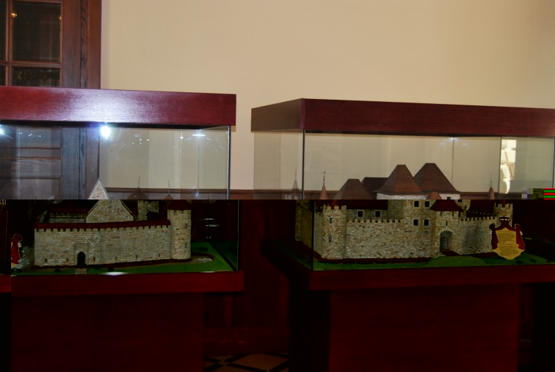 W pomieszczeniach pałacu Habsburgów można zobaczyć miniatury zamku w Żywcu i dowiedzieć się jak zmianiał się jego wygląd na przestrzeni wieków